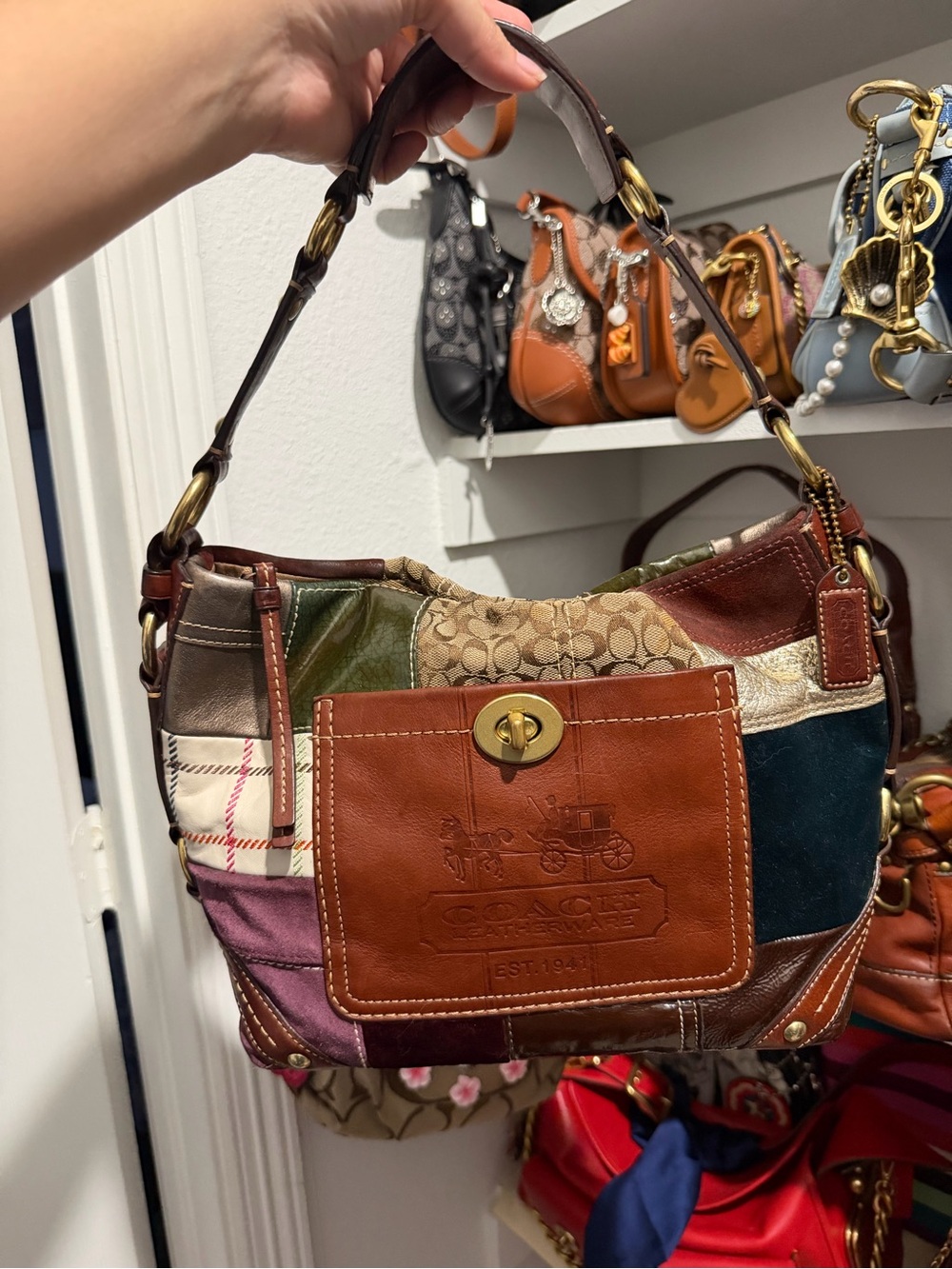 Vintage Coach Holiday Carly (medium)